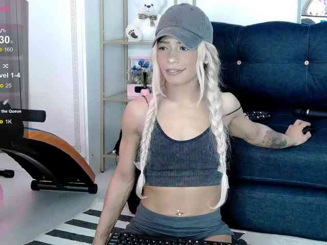 SarahRaiynex webcam