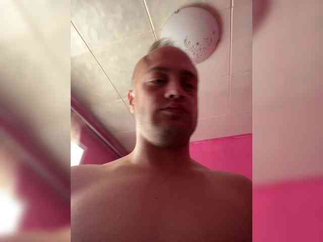 Family707 Live Webcam on BongaCams