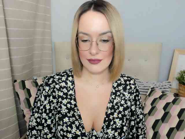 MollyAngelXx webcam