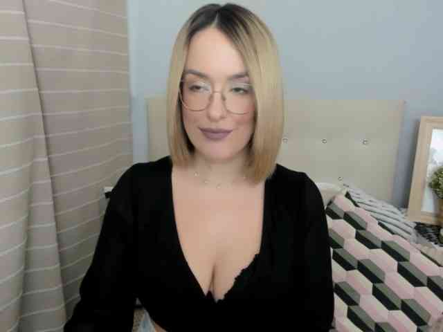 MollyAngelXx webcam