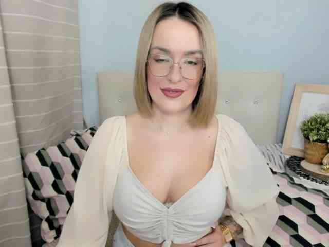 MollyAngelXx webcam