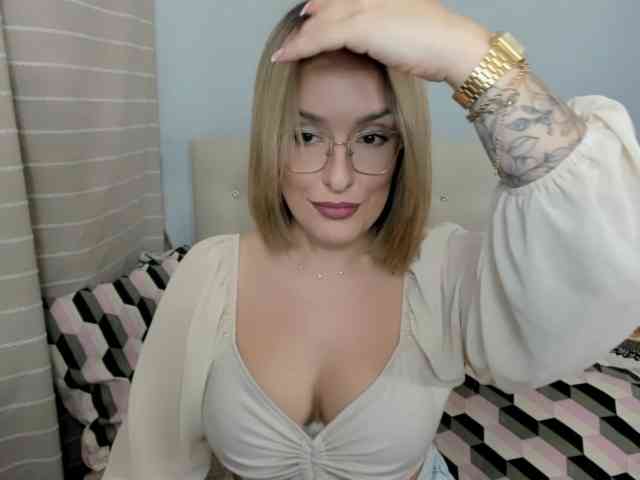 MollyAngelXx webcam