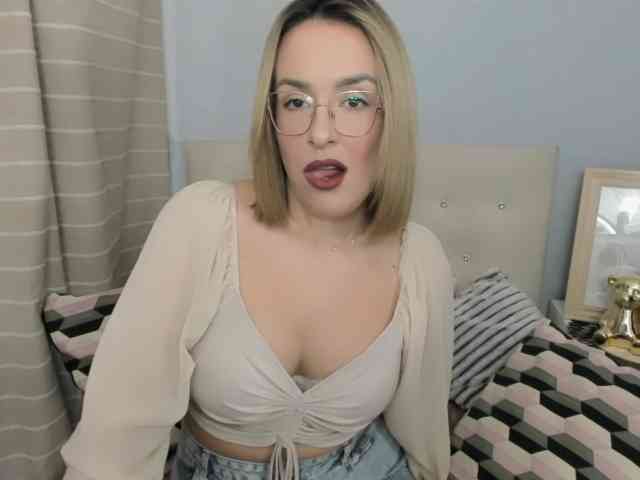 MollyAngelXx webcam