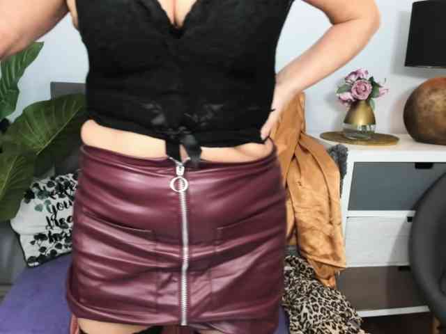 CrystalWomenX webcam