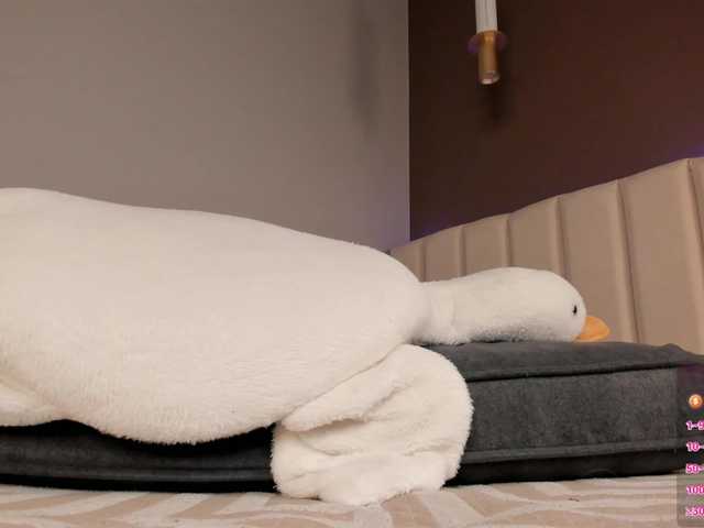 hellewkitty's BongaCams show and profile