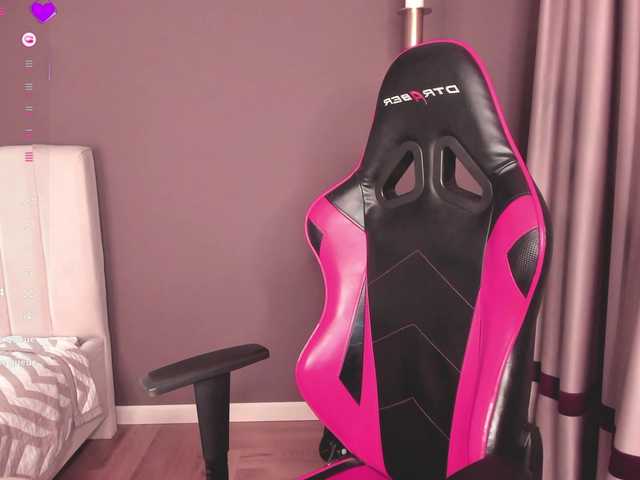 hellewkitty's BongaCams show and profile