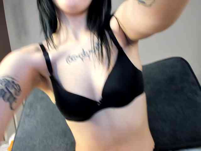 hellewkitty Live Webcam on BongaCams