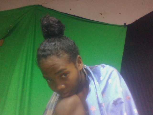 tsaralaza Live Cam on BongaCams