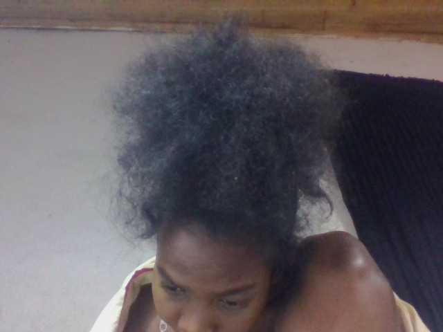 tsaralaza from BongaCams is Freechat