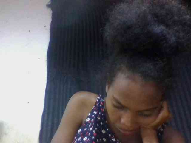 tsaralaza Live Webcam on BongaCams