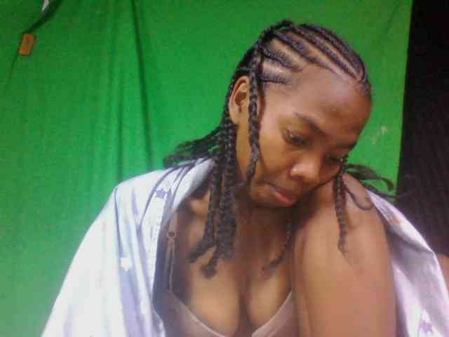 tsaralaza Live Webcam on BongaCams