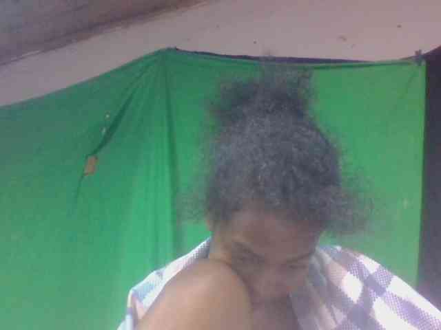 tsaralaza Live Webcam on BongaCams