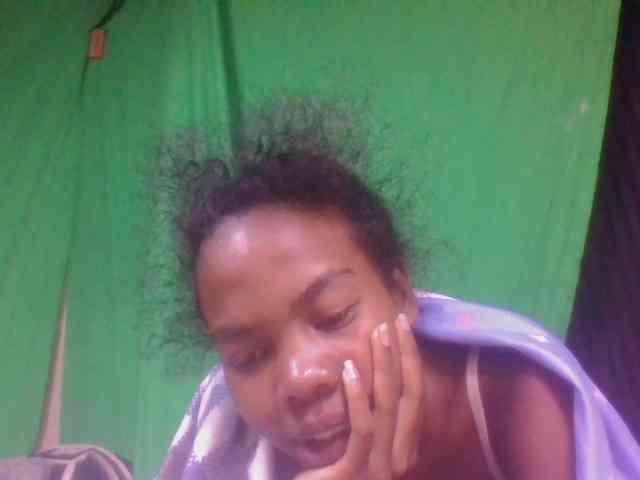 tsaralaza Live Webcam on BongaCams