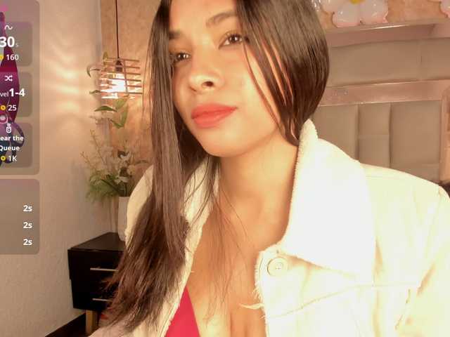 Estrellaa11's BongaCams show and profile