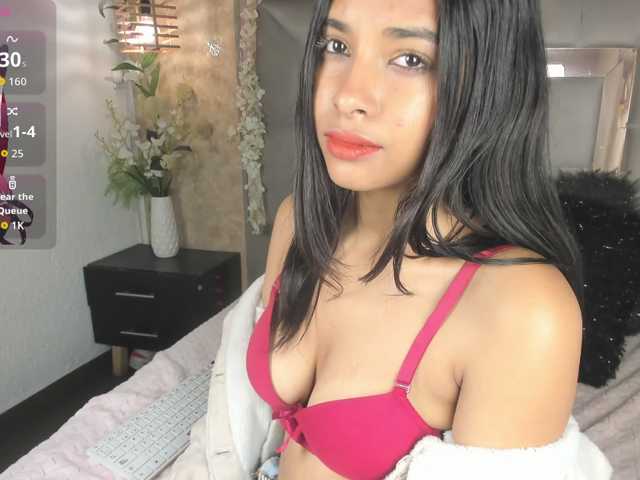Estrellaa11's BongaCams show and profile