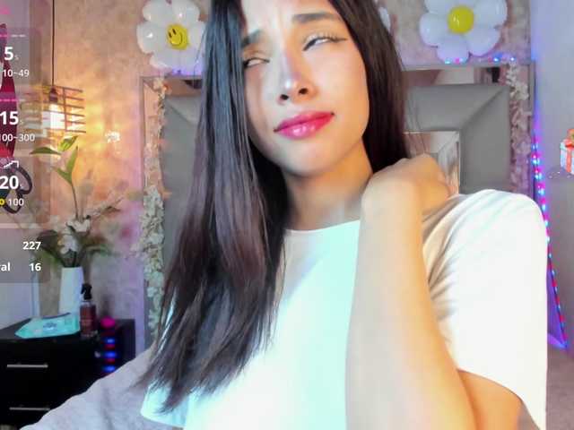 Estrellaa11's BongaCams show and profile