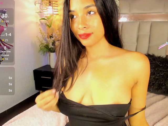 Estrellaa11's BongaCams show and profile
