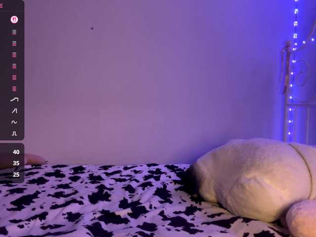 PeachBabe's BongaCams show and profile