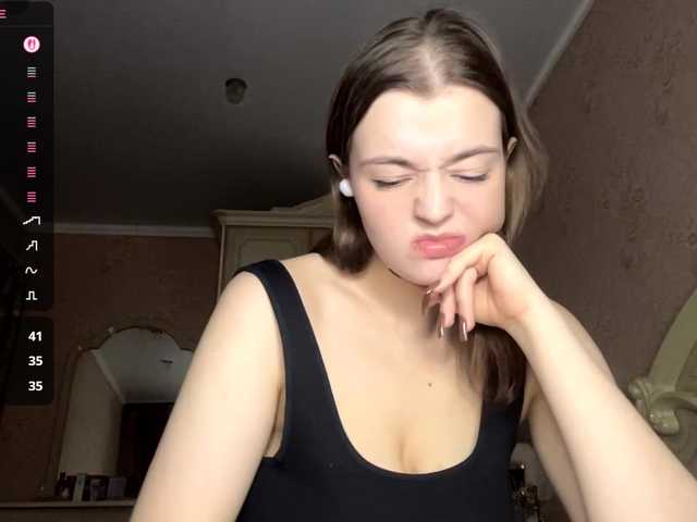 PeachBabe's BongaCams show and profile