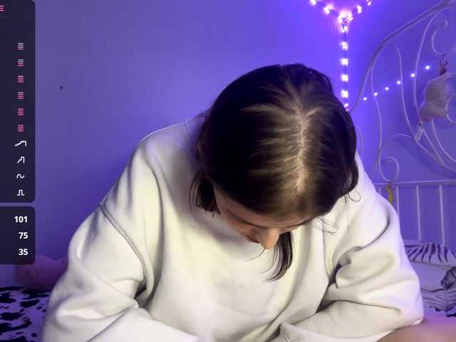 PeachBabe's BongaCams show and profile