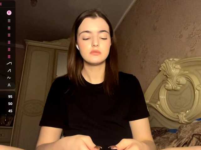 PeachBabe's BongaCams show and profile