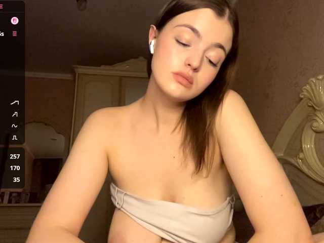 PeachBabe's BongaCams show and profile