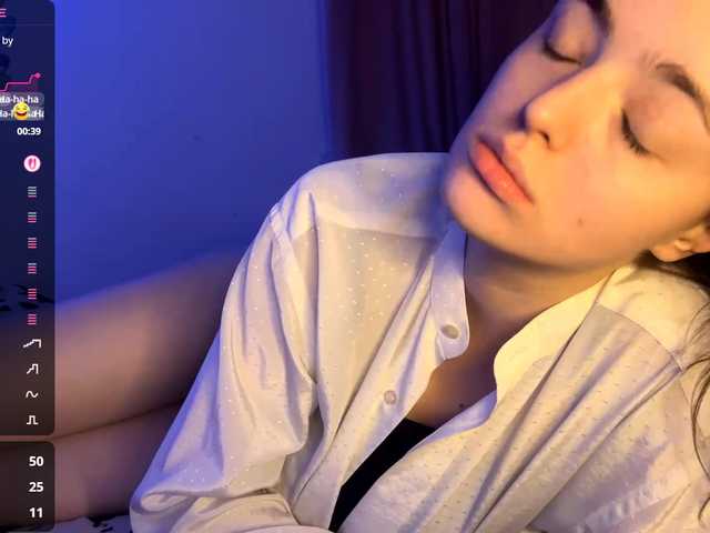 PeachBabe's BongaCams show and profile