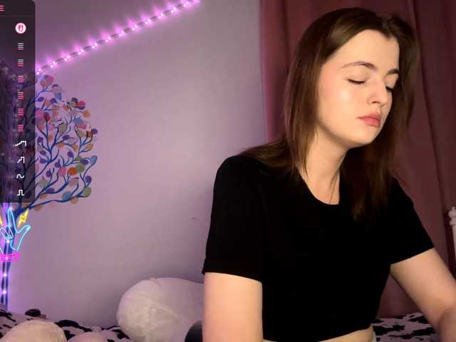 PeachBabe's BongaCams show and profile