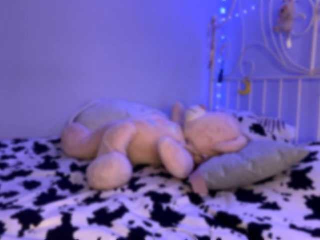 PeachBabe's BongaCams show and profile