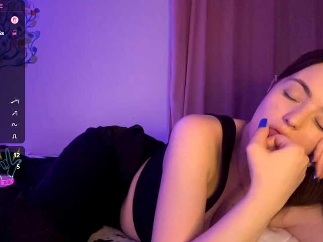 PeachBabe's BongaCams show and profile