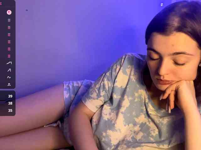 PeachBabe webcam