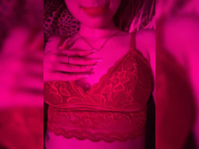 Lyalkaa – webcam model profile photo