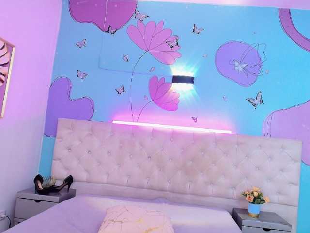 Melannyy--'s BongaCams show and profile