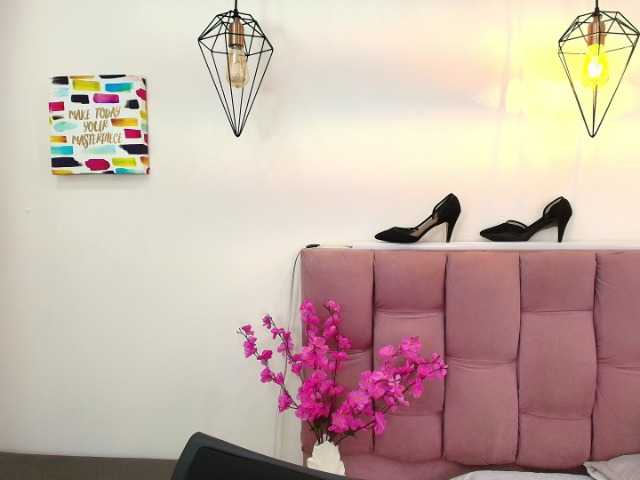 Melannyy--'s BongaCams show and profile