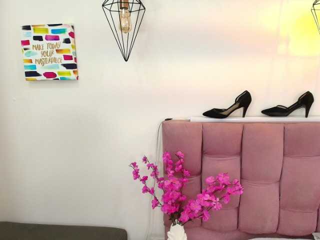 Melannyy--'s BongaCams show and profile