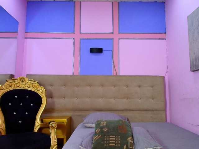 Melannyy--'s BongaCams show and profile