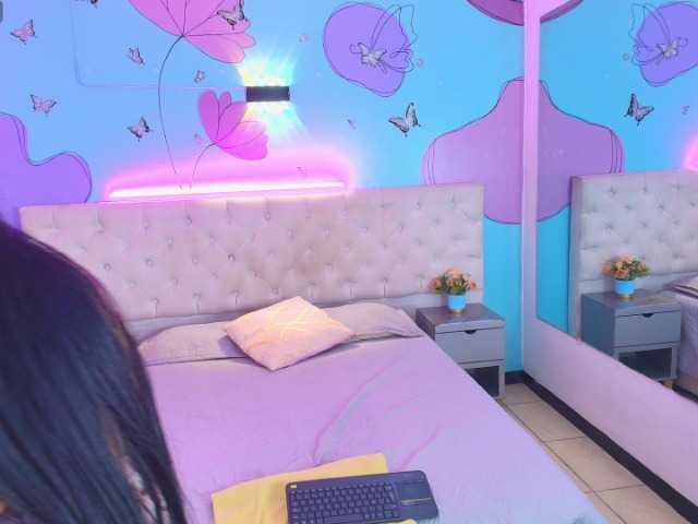 Melannyy--'s BongaCams show and profile