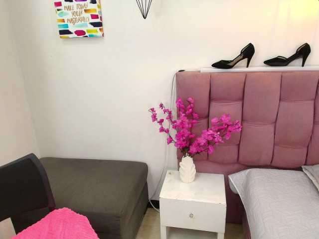 Melannyy--'s BongaCams show and profile