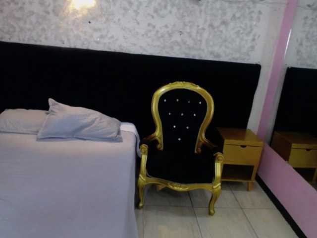 Melannyy--'s BongaCams show and profile