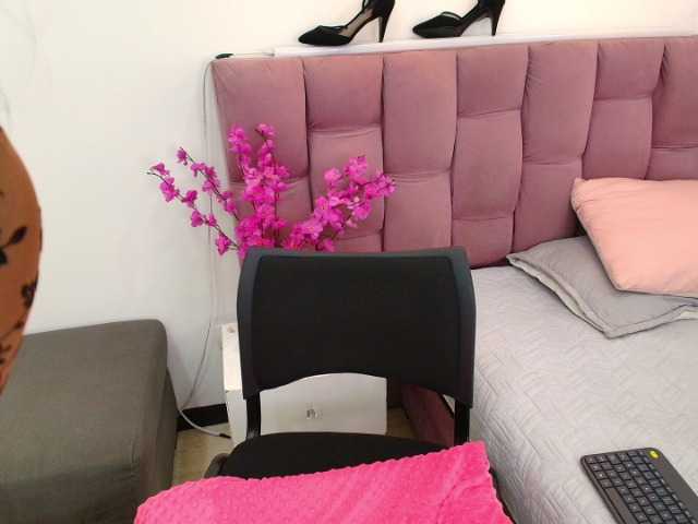 Melannyy--'s BongaCams show and profile