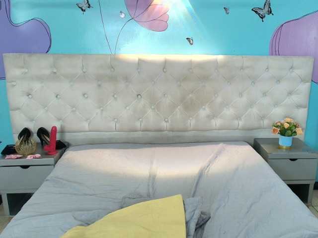 Melannyy--'s BongaCams show and profile