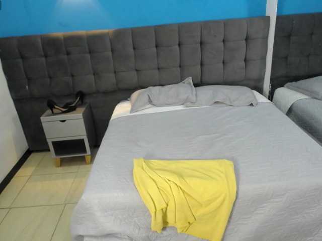 Melannyy--'s BongaCams show and profile