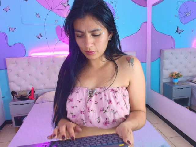 Melannyy--'s BongaCams show and profile
