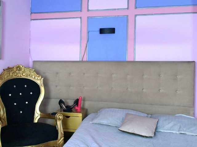 Melannyy--'s BongaCams show and profile