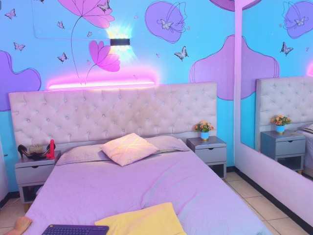 Melannyy--'s BongaCams show and profile