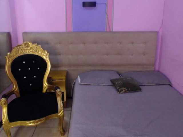 Melannyy--'s BongaCams show and profile