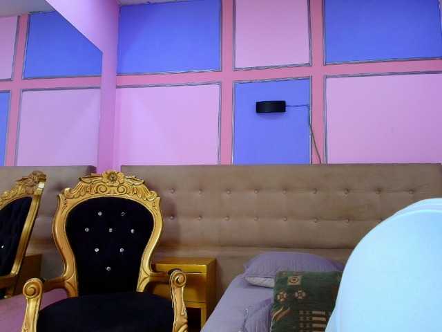 Melannyy--'s BongaCams show and profile