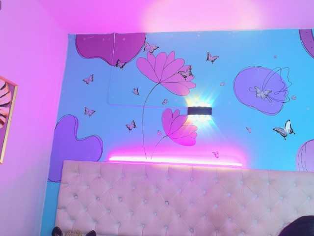 Melannyy--'s BongaCams show and profile