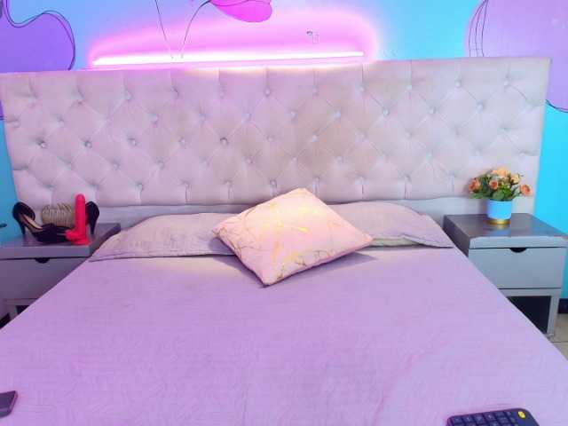 Melannyy--'s BongaCams show and profile