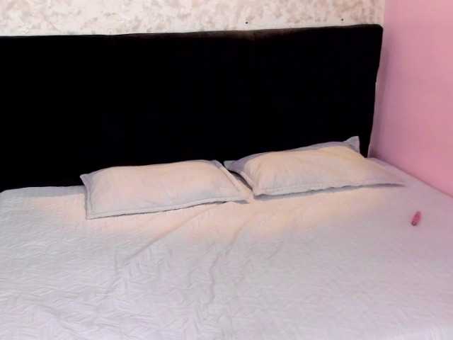 Melannyy--'s BongaCams show and profile